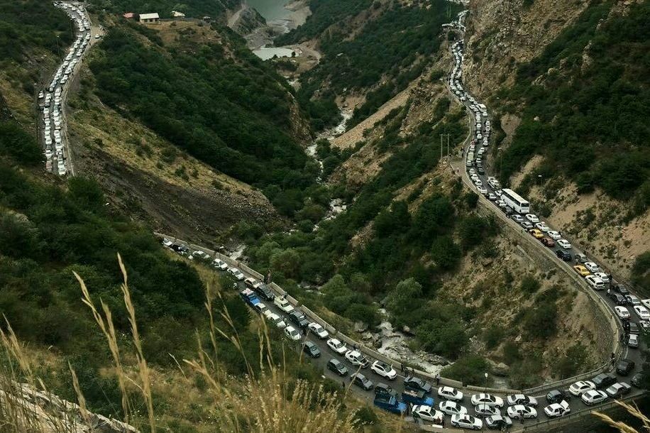 ترافیک فوق سنگین آزاد راه قزوین – رشت به ۲۵ کیلومتر رسید